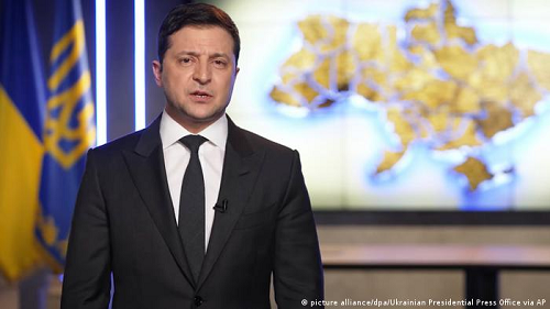 El presidente de Ucrania dice que las tropas rusas tratarán de tomar Kiev esta noche
