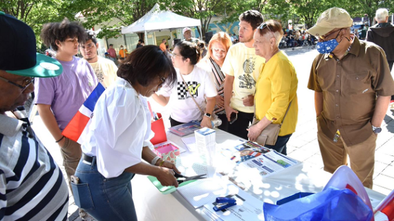 Consulado participa en actividades comunitarias de verano en N. Y.