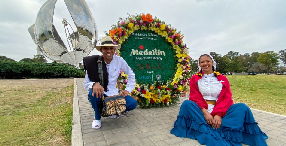 Silleteros de Medellín llegaron a Buenos Aires para promocionar la Feria de las Flores