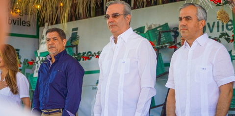 Presidente Luis Abinader encabeza inicio de las Grandes Ferias «Navidad del Cambio con el Inespre»