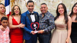 Aquiles Rojas fue el ganador en Premios Ciudad Corazón 2023; galardón de locutor destacado en el extranjero