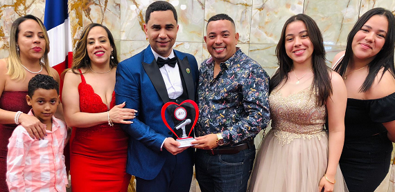 Aquiles Rojas fue el ganador en Premios Ciudad Corazón 2023; galardón de locutor destacado en el extranjero