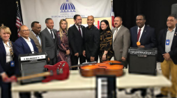 Dirección de Cultura Dominicana en Nueva York recibe donativos del empresario Yomare Polanco
