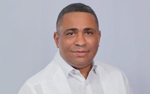 Connotado dirigente del PRM Arturo Quiñones aspira a la Secretaria General de SDE